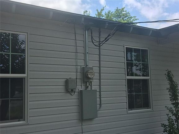4th image of 2732 Gant Dr