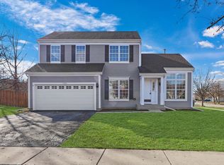 7720 Waterfall Ct, Gurnee, IL 60031