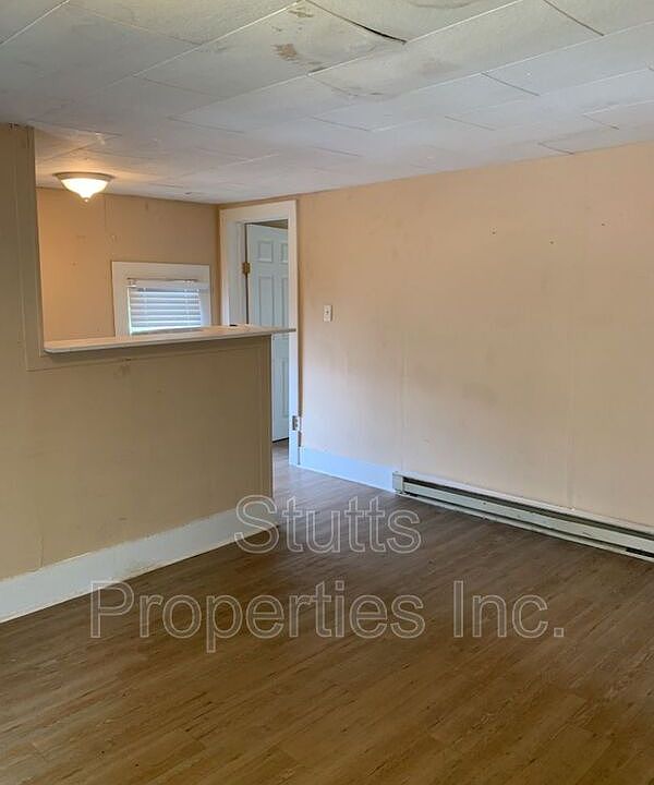 1st image of 504 Irvine Ave APT A3