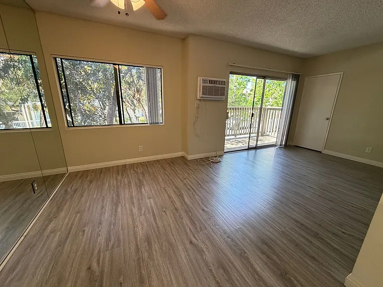 5245 Chesebro Rd — Photo 23