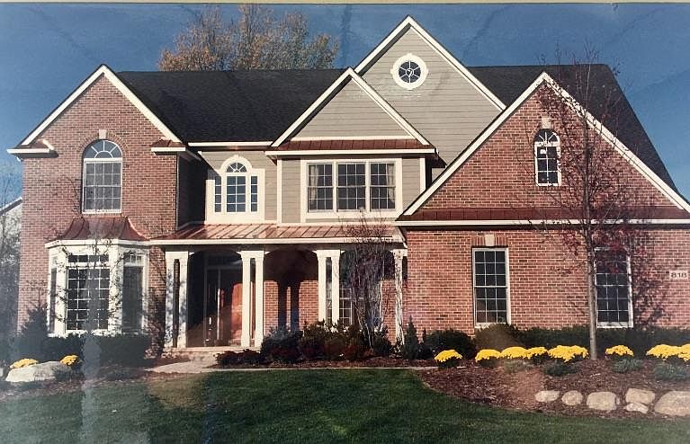1st image of 9034 York Crest Dr #44