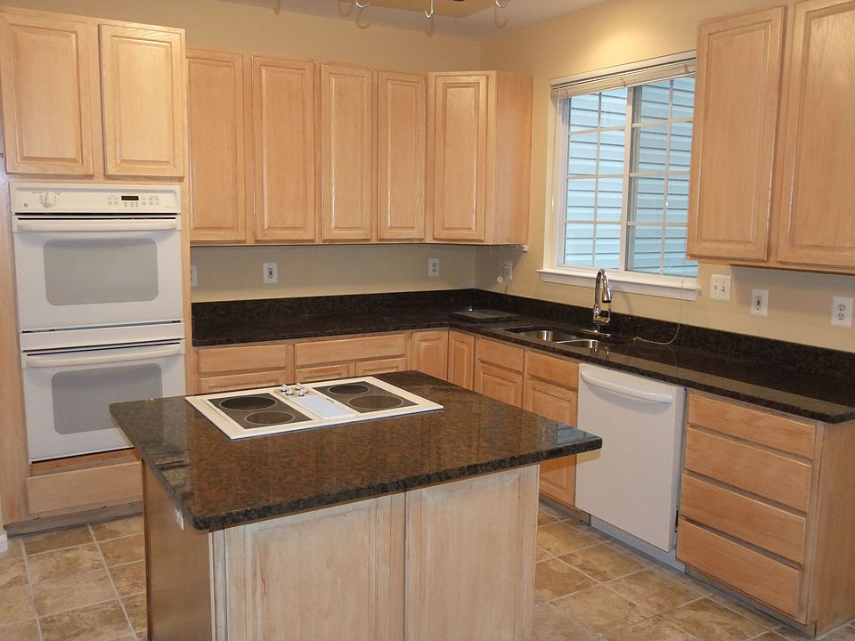 1st image of 43051 Candlewick Sq