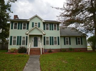 100 Raintree Cir, Jacksonville, NC 28540