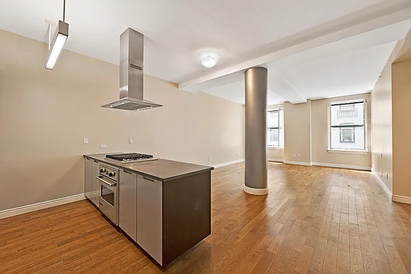 Sold by Nest Seekers International | media 12