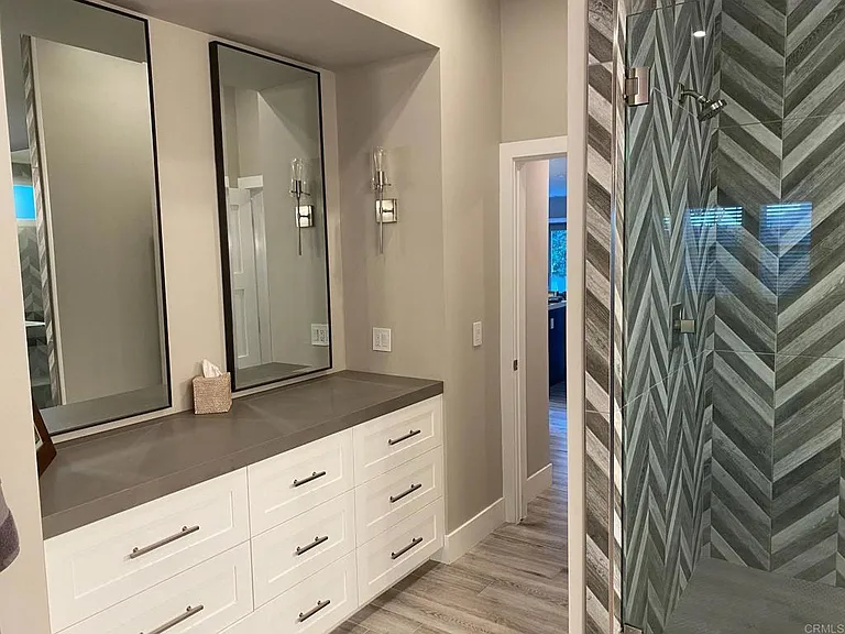 250 Avenida Monterey — Photo 16