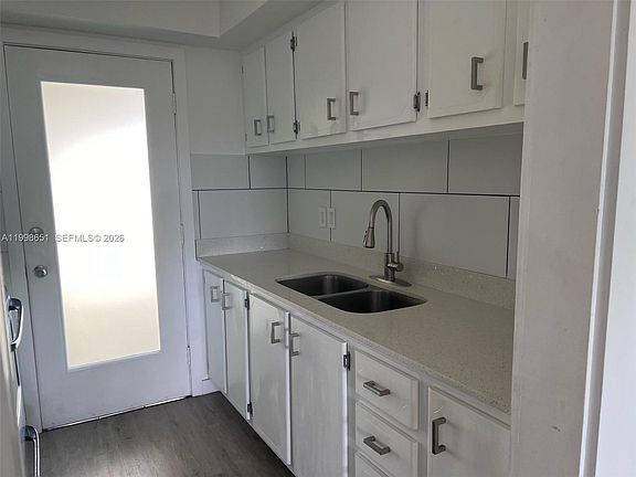 5th image of 1350 E Sample Rd APT 306