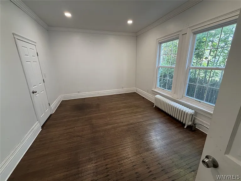 212 Richmond Ave — Photo 11