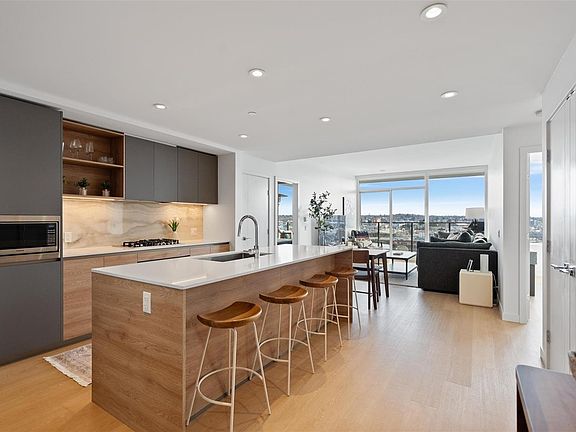 5th image of 369 Tyee Rd #1102