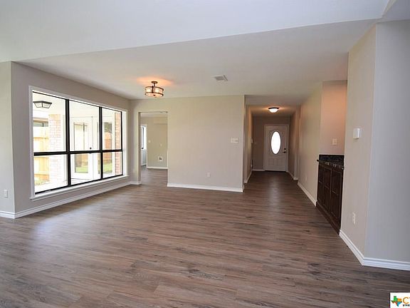 4th image of 106 Pecanwood Pl