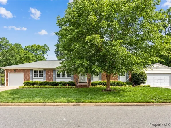 1 Beacon Cir, Hampton, VA 23664