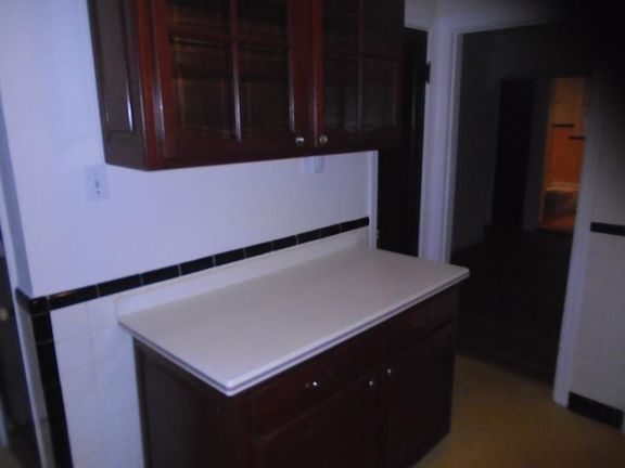 3rd image of 568 Glorose Dr
