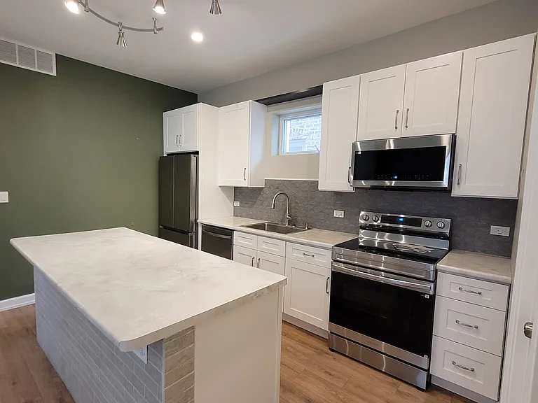 4739 N Albany Ave #1 — Photo 9