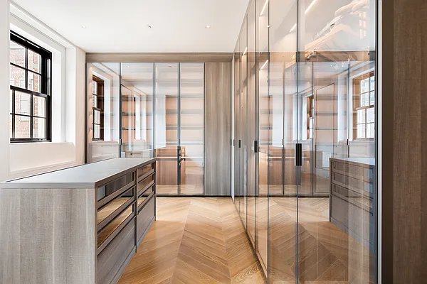 Sold by Compass | media 18