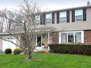 8 Cheswyck Cir, Horsham, PA 19044