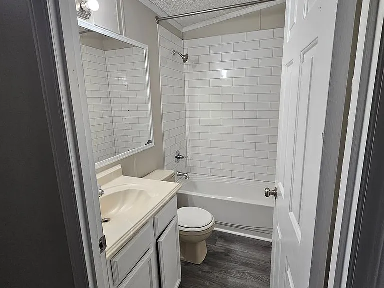 15 Liberty Ln — Photo 8