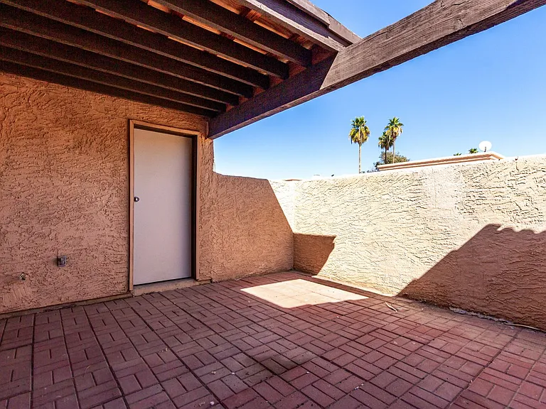 615 N Arrowhead Dr — Photo 28