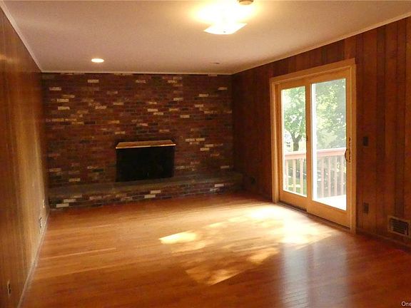 3rd image of 15 Doris Ln