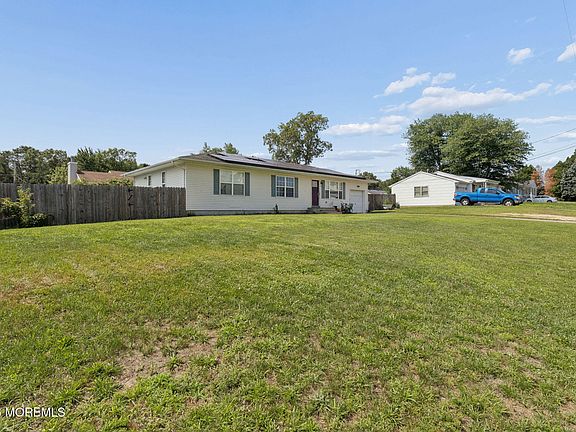 2nd image of 1724 2nd Avenue