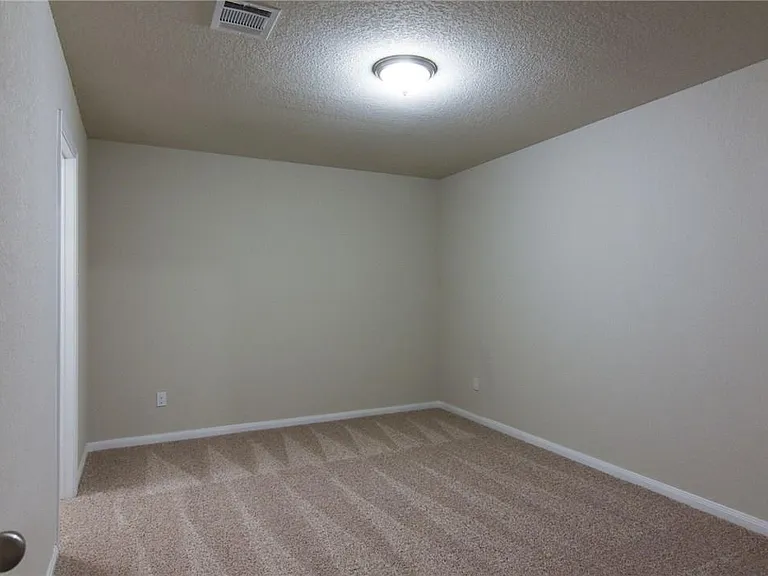 309 Naset Dr — Photo 28