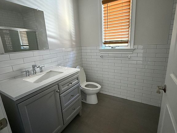3rd image of 6041 Highland Pl Unit 2