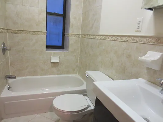 Rented by DAF Properties | media 41