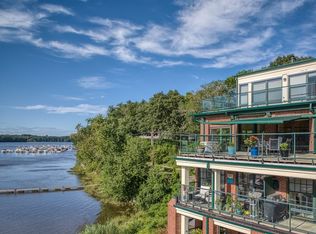 60 Merrimac St UNIT 909, Amesbury, MA 01913