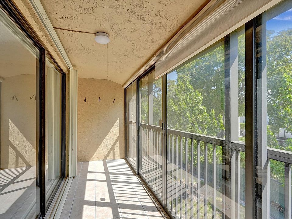 1st image of 180 SE 7th Street #208