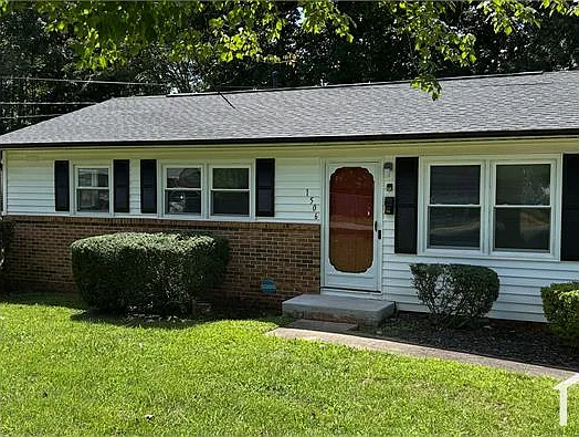 3 bed, 925 sqft, $1,650 — Photo 1