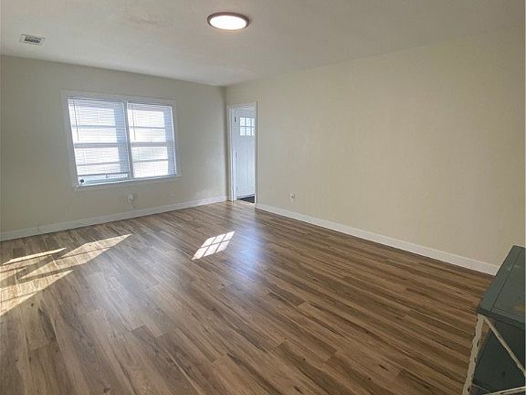 4th image of 2311 22nd St