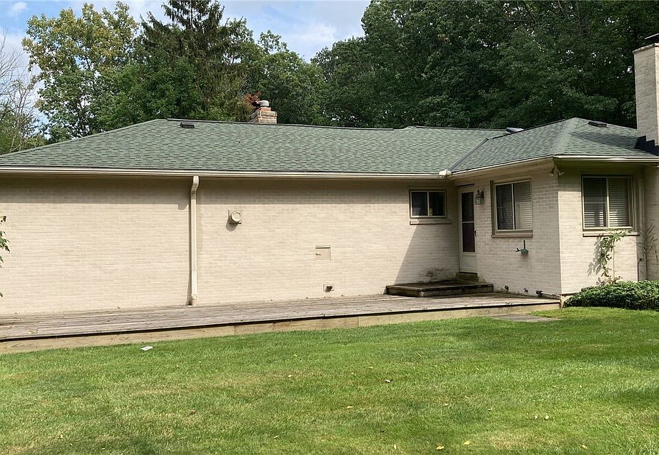 2nd image of 28110 Belcourt Rd