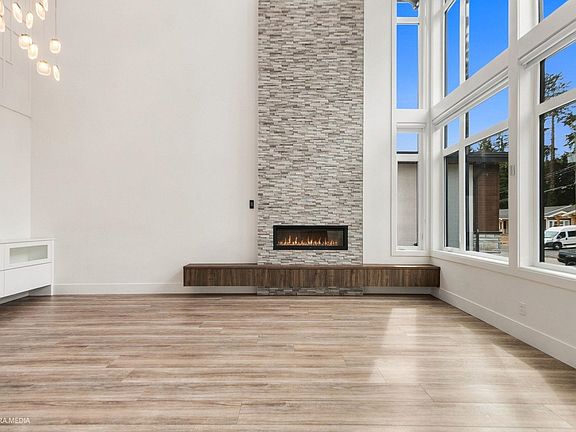4th image of 2866 Evergreen St