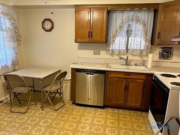 3rd image of 5936 E Heights Dr