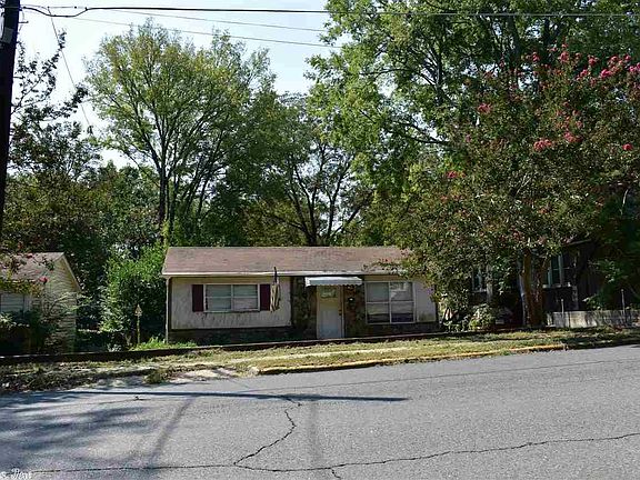 2nd image of 285 Woodlawn Ave