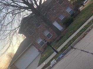 3906 W Oak Dr, Columbia, MO 65203