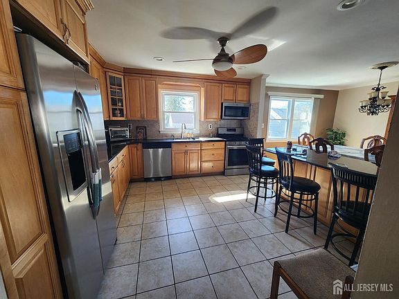 2nd image of 71 Rodak Cir