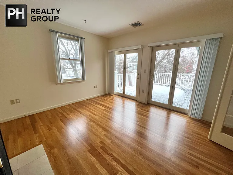 31 Channing St #1A — Photo 5