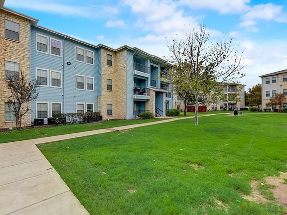 2nd image of 4925 Cromwell Dr #1107