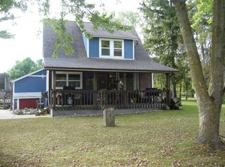S75W21453 Field Dr, Muskego, WI 53150