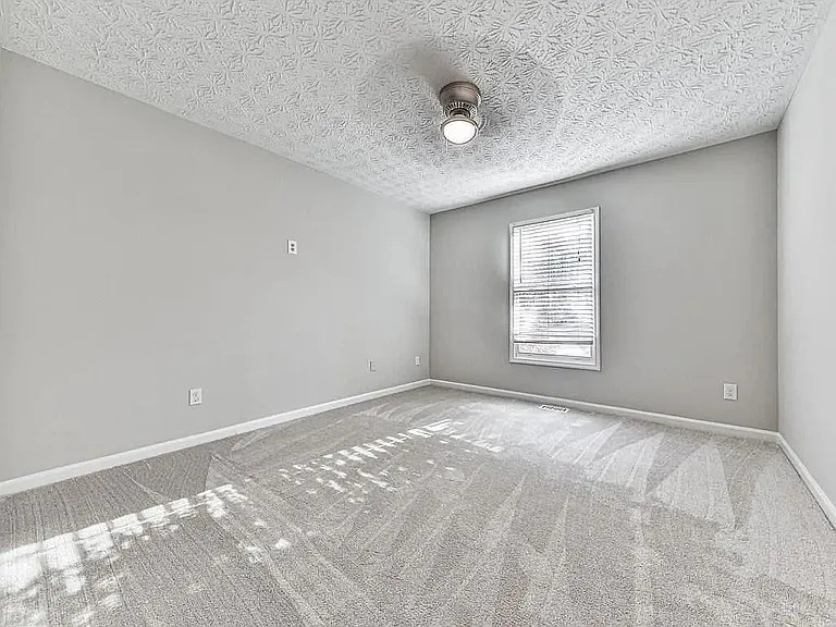 2189 Chartwell Dr — Photo 27