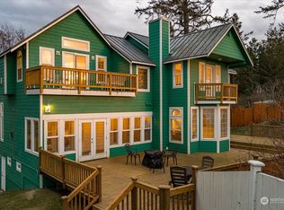 2313 W Beach Rd, Oak Harbor, WA 98277