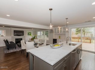 83 Summit Rd, Riverside, CT 06878