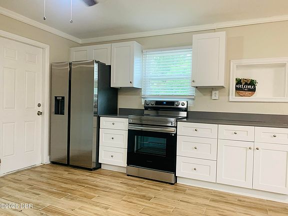 4th image of 342 N Charles St