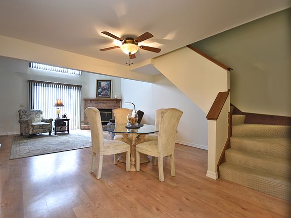 2nd image of 1735 Lexington Dr