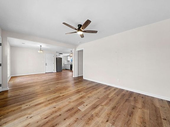 5th image of 141 Malone Dr NW