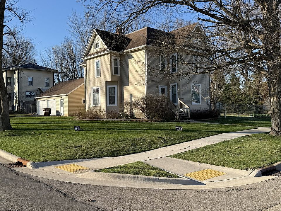 1st image of 304 Avenue D