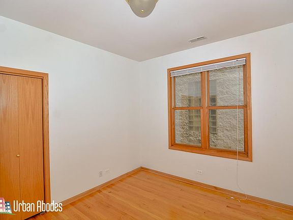 3rd image of 1940 W Diversey Pkwy #Ua2w
