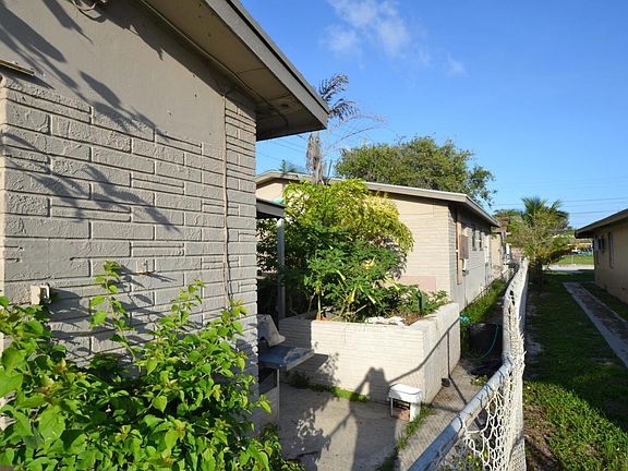3rd image of 606 15th Ave S