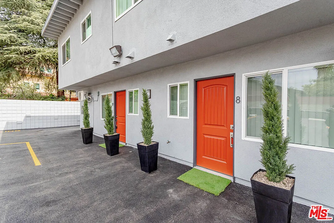1 bed, 1.0 bath, 500 sqft, $1,950 — Photo 3