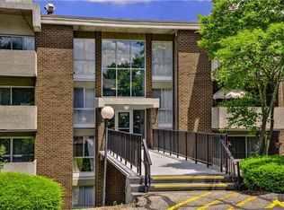 1307 Charlemagne Cir, Pittsburgh, PA