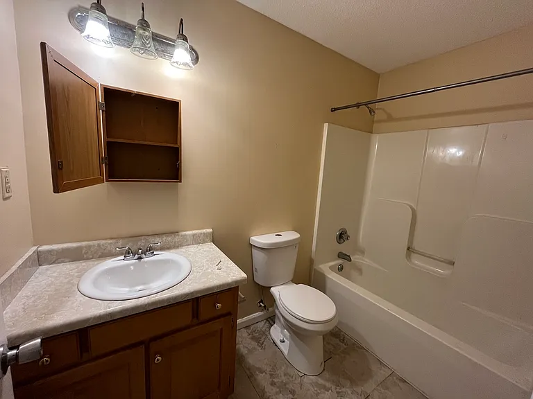 1864 Cedar Ave — Photo 12
